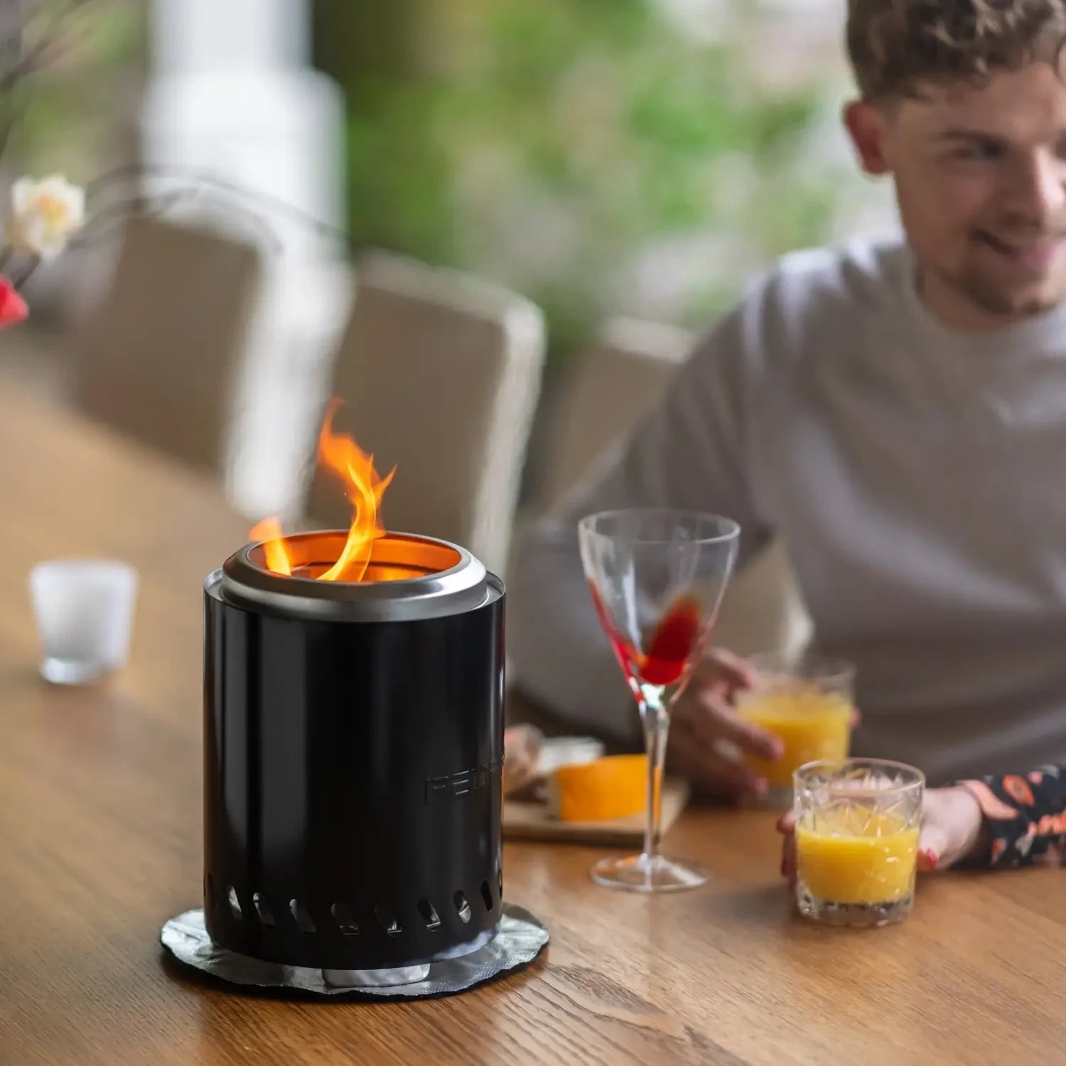 Volcano Pellet Tabletop -tulipata Medium – mattamusta ruostumaton teräs