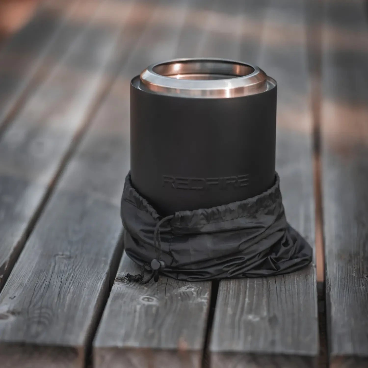 Volcano Pellet Tabletop -tulipata Medium – mattamusta ruostumaton teräs