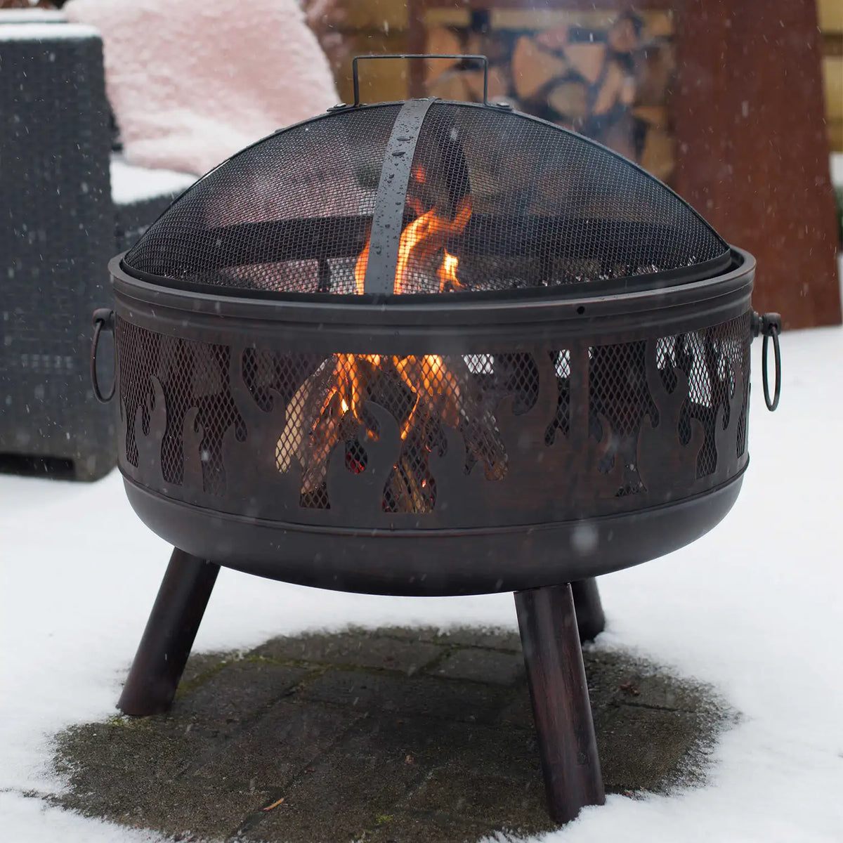 Blazer-tulisija grillillä