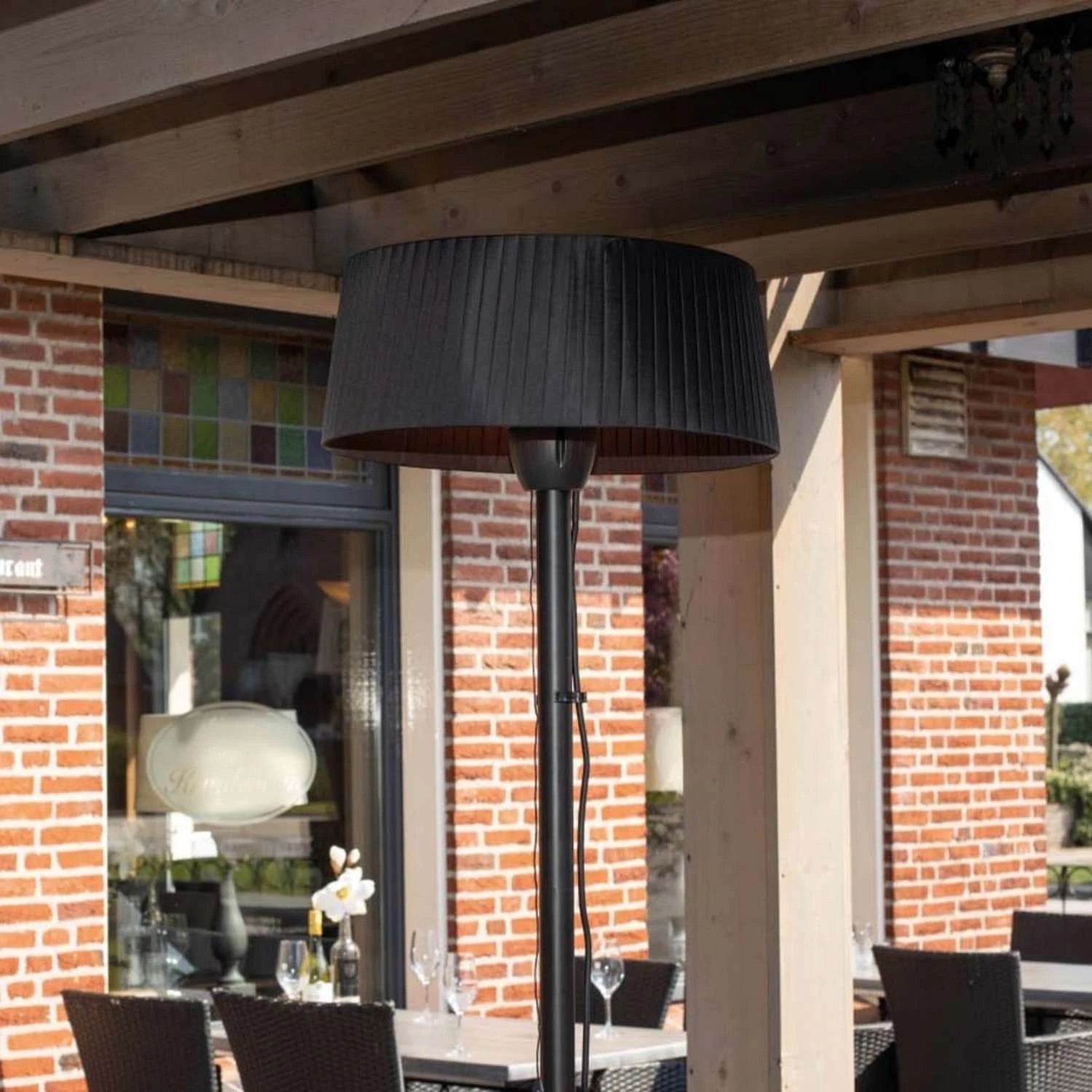 Artix Compact – Seisova 1500W terassilämmitin