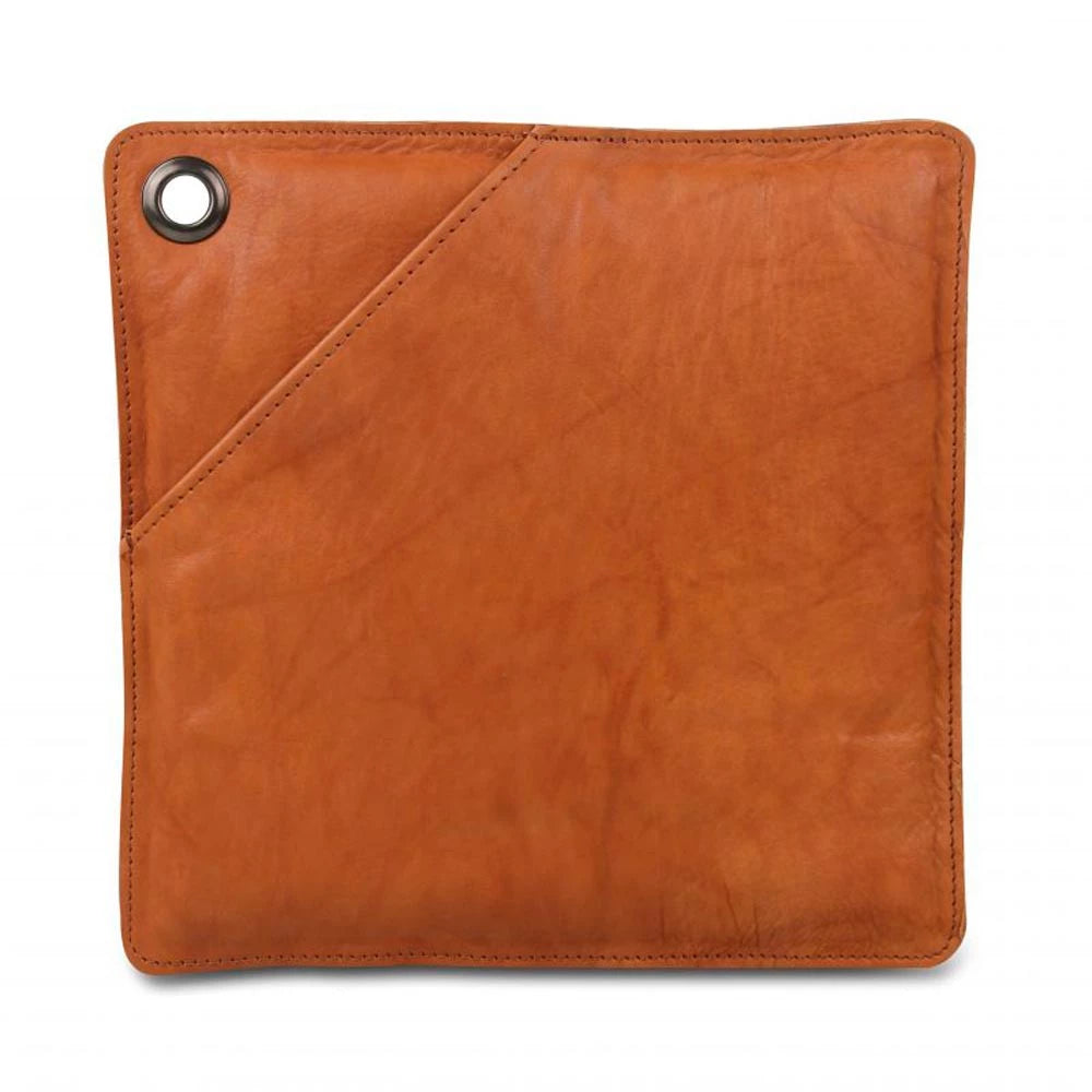 Pot holder in brown leather