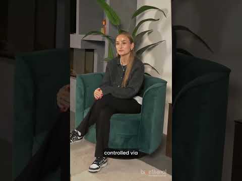 Lataa video: 